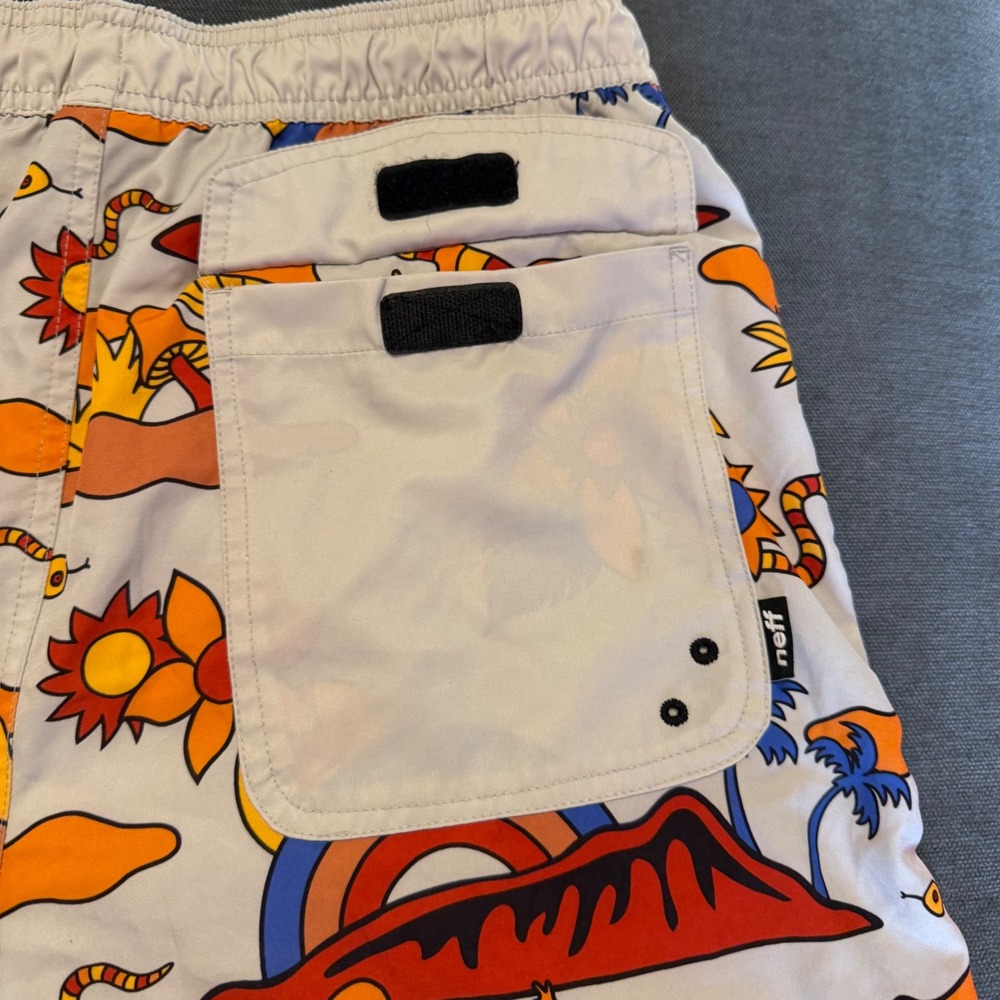 Neff Men Swim Trunks Large Psychedelic Volcano Mushroom Print Board Shorts White - Picture 7 of 7